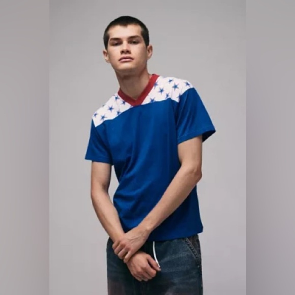 BDG V-Neck Star Tee